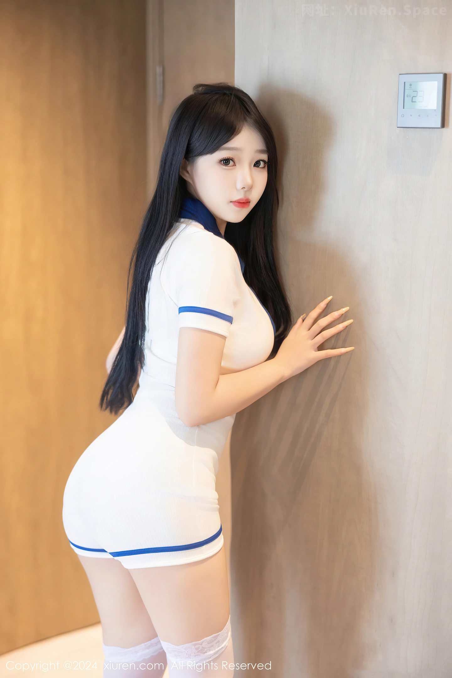 图片[6]-[XiuRen秀人网] VOL.9056 新人模特黎秋秋性感白色情趣学妹服配白丝袜秀丰满身材诱惑写真75P-秀人网官方网站